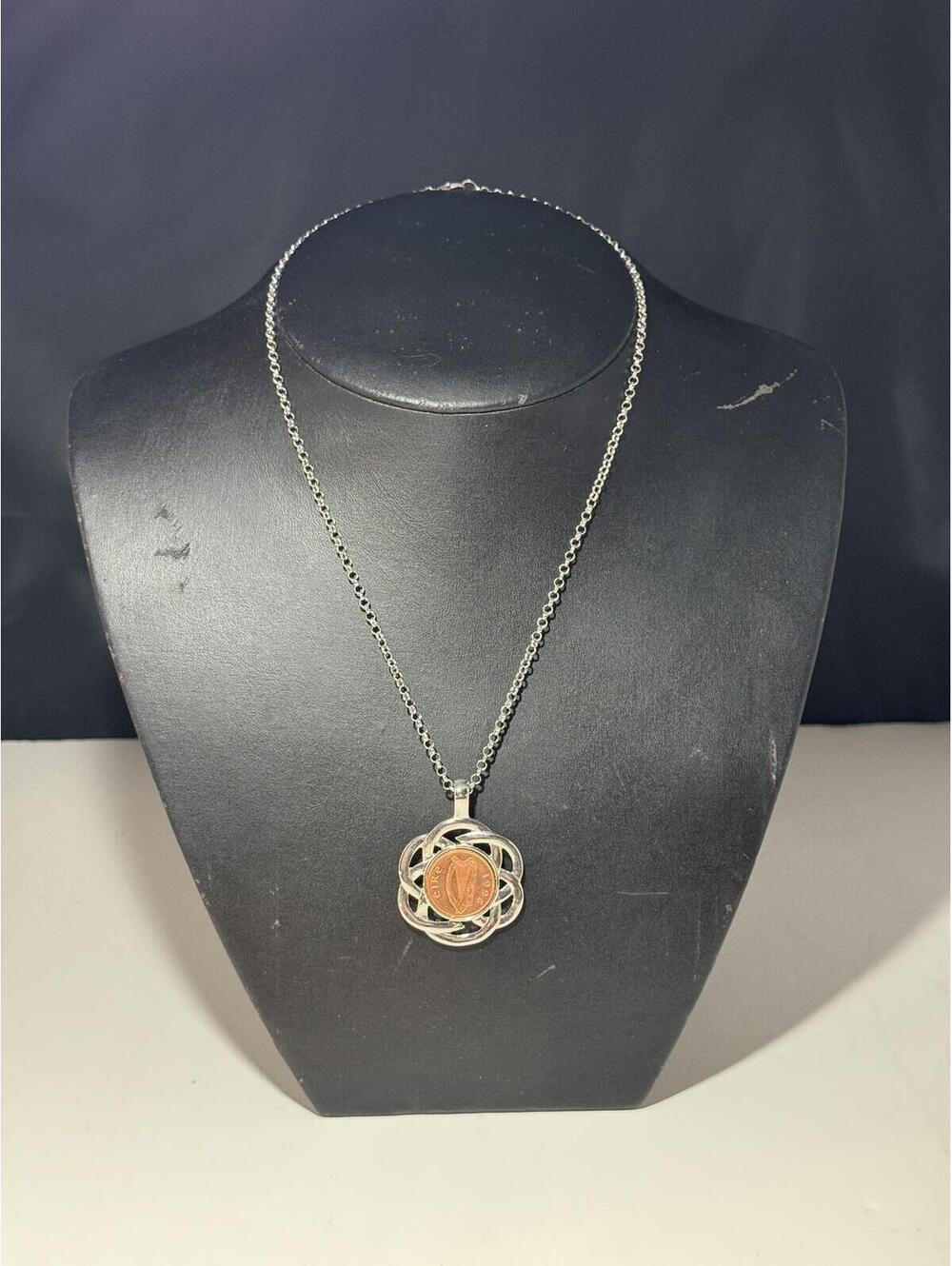 Irish Eire 1996 Coin Celtic Knot Pendant Necklace Silver Tone Chain Harp Design